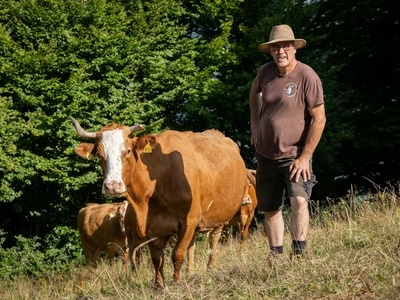 Klaus R�mmele auf der Weide beim Zweitst�dteblick. Foto: Sebastian Schr�der-Esch